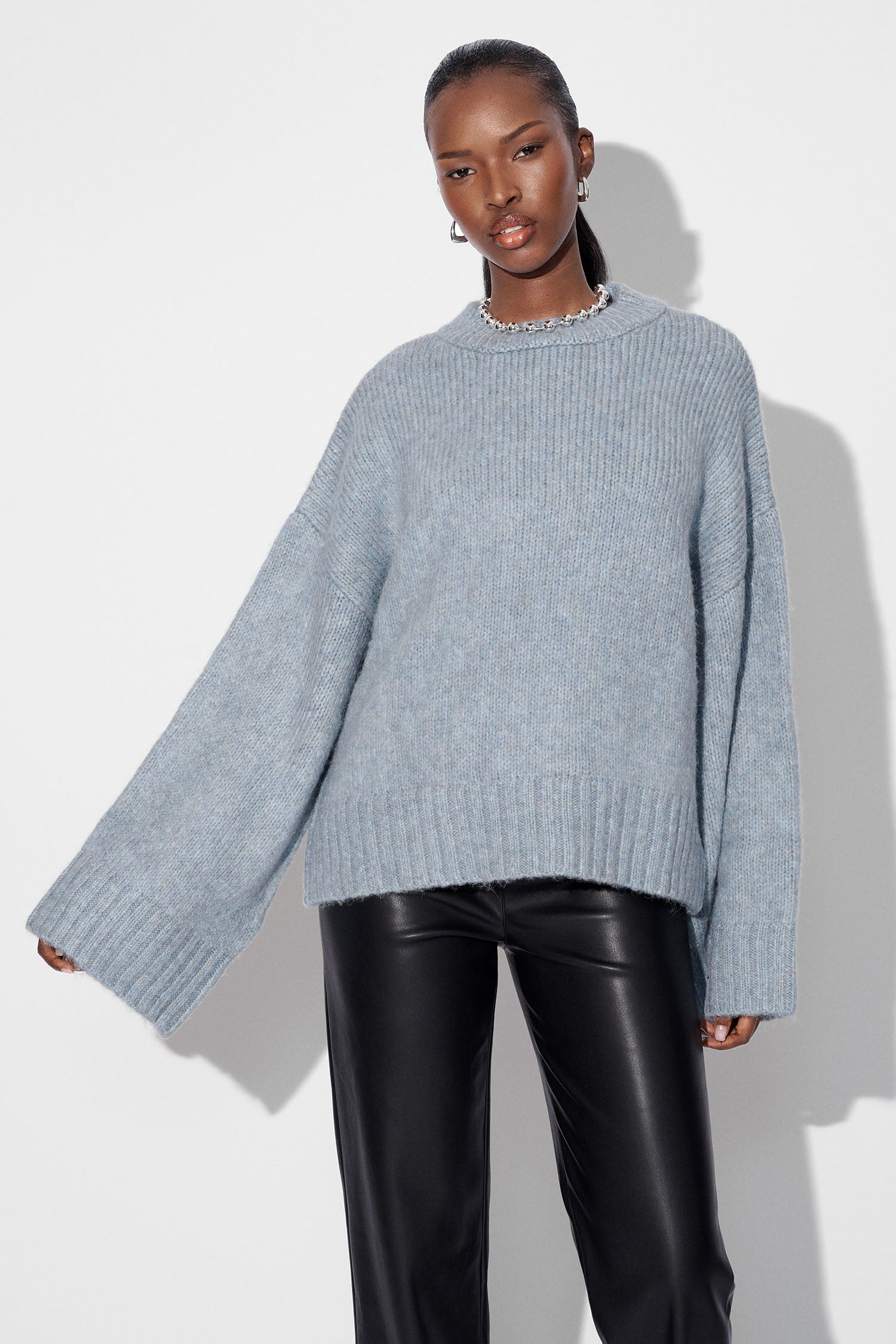 WIDE SLEEVE SWEATER LIGHT BLUE LXA THE LABEL